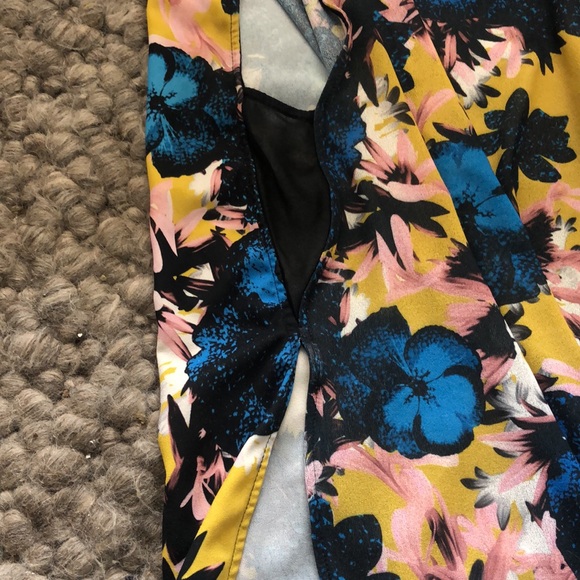 Beautiful sleeveless top from ZARA - Picture 8 of 8